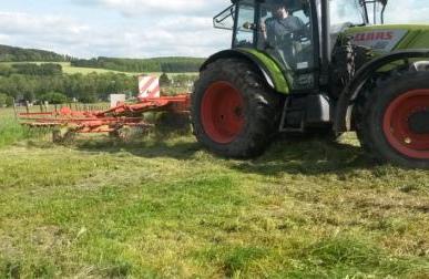 Claas mit Schwader